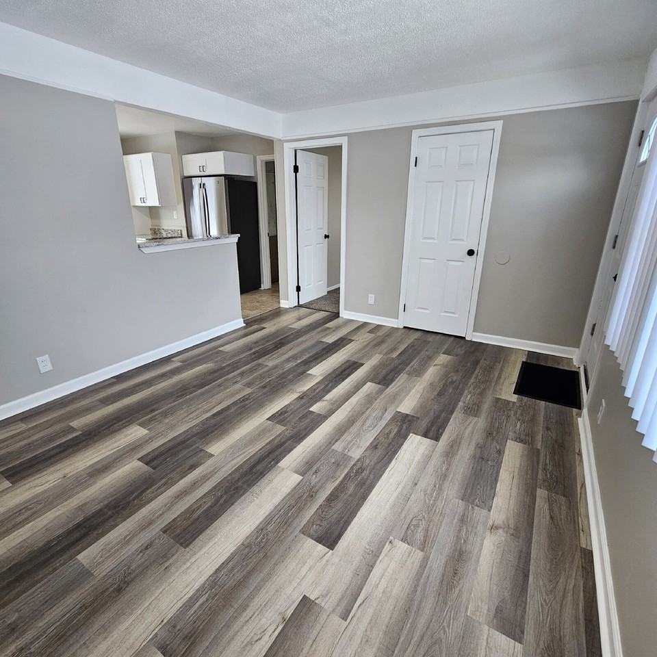 26391 Academy St - Photo 3 of 19