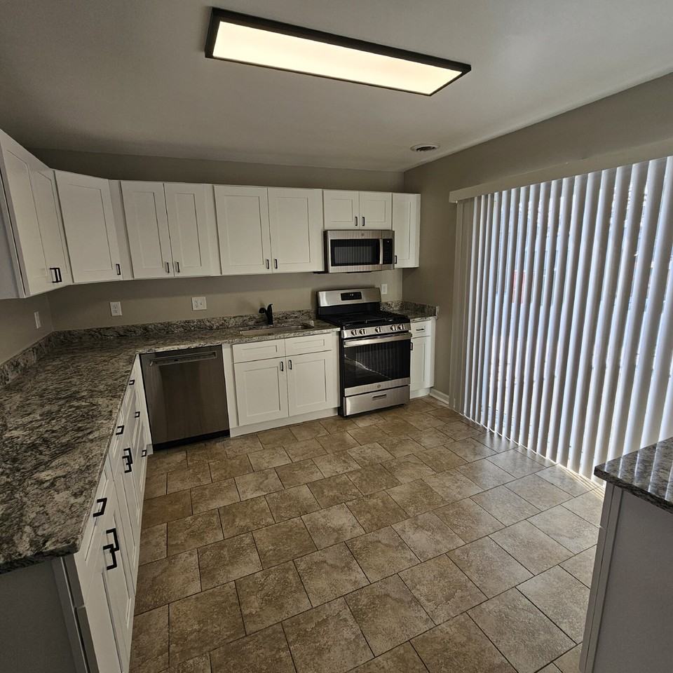 26391 Academy St - Photo 4 of 19