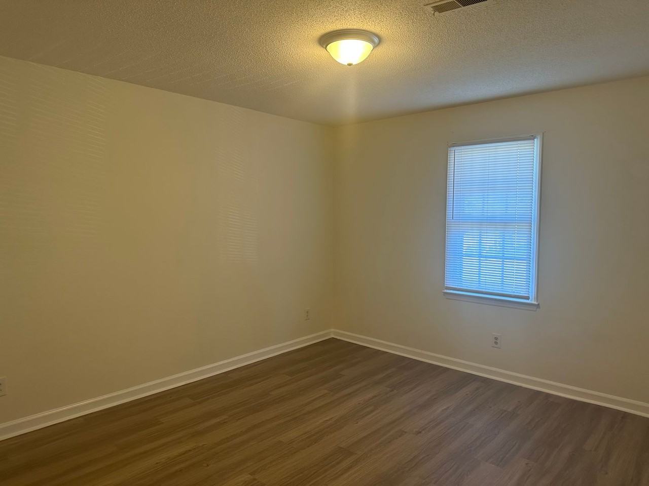 Countrycrest Apartments - Photo 5 of 10