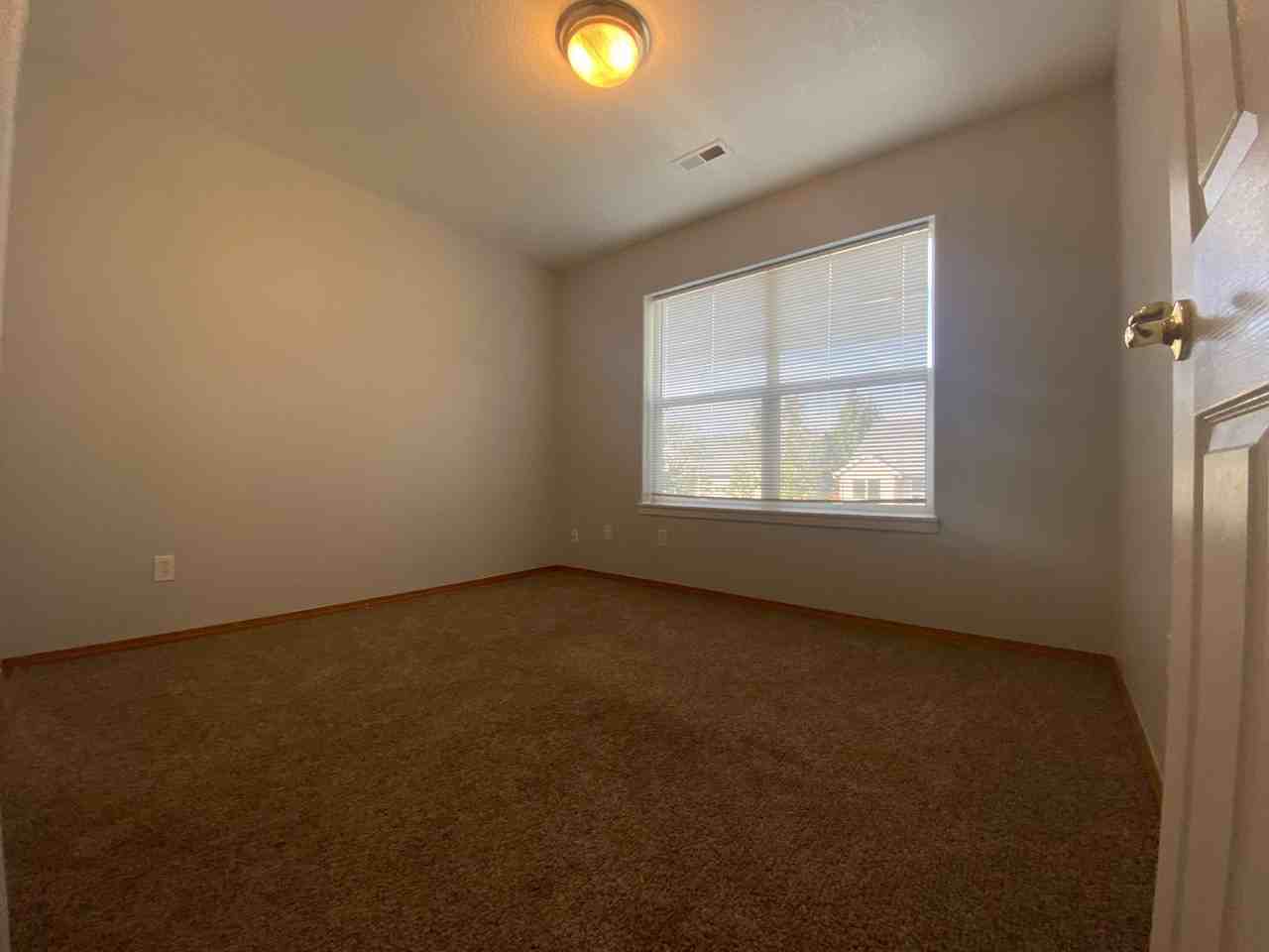 15626 Ne Milton Pl - Photo 4 of 13