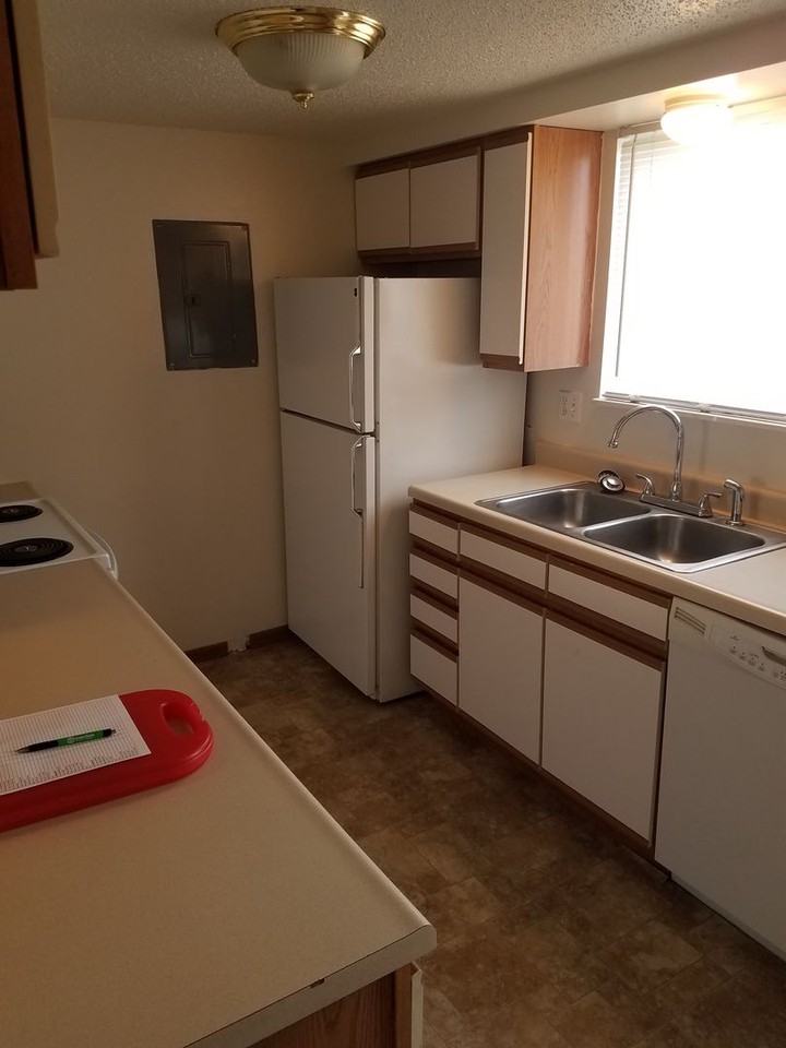 Meadow Lark Manor-N Main St. - Photo 5 of 11