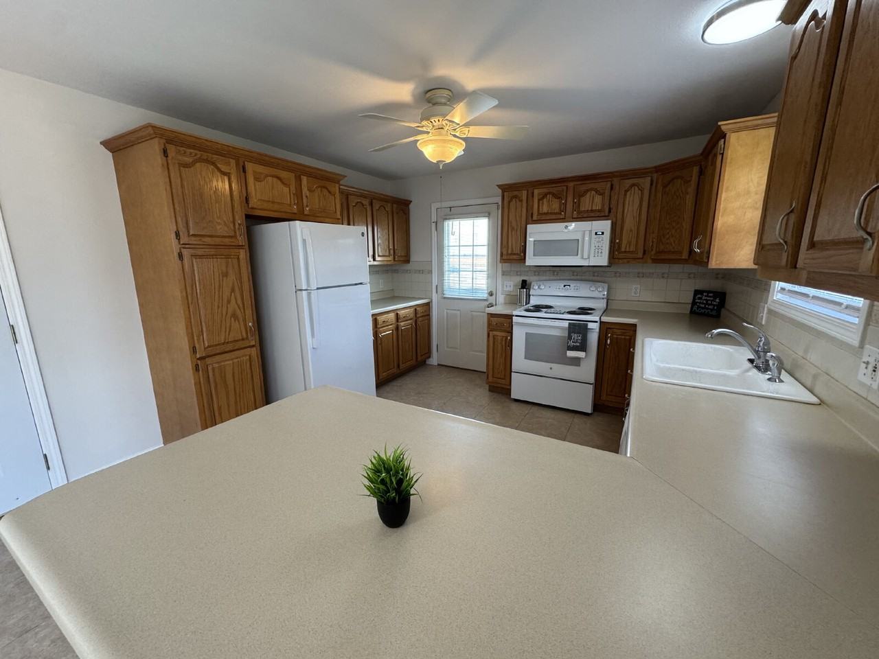 534 Eagle Ridge Dr - Photo 5 of 26