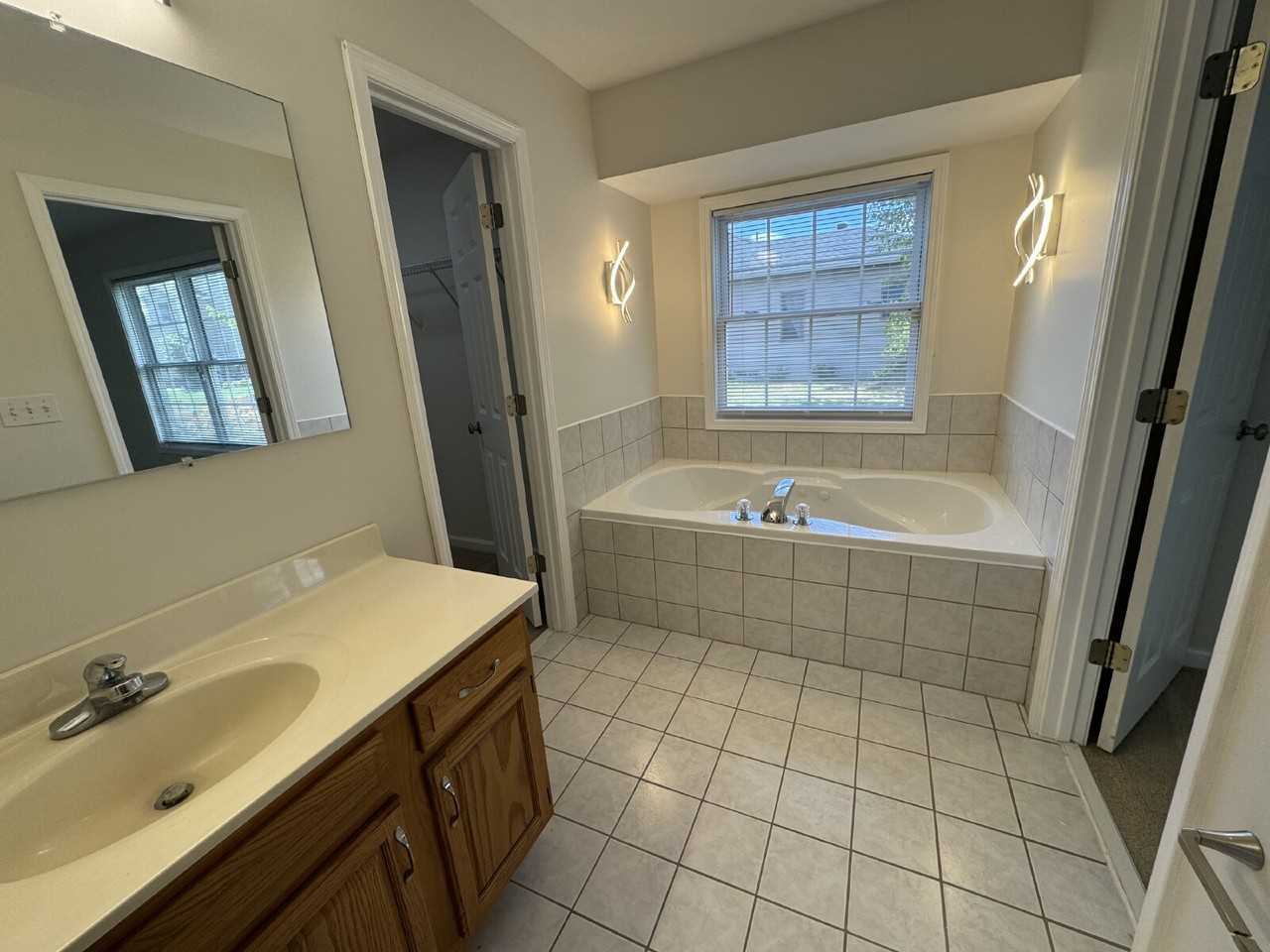 534 Eagle Ridge Dr - Photo 5 of 26