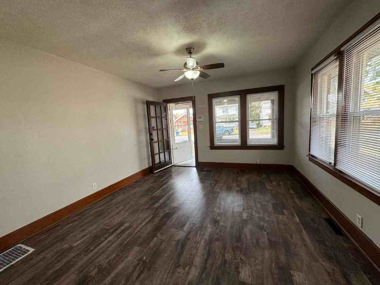 1614 S 4th St - Photo 2 of 23