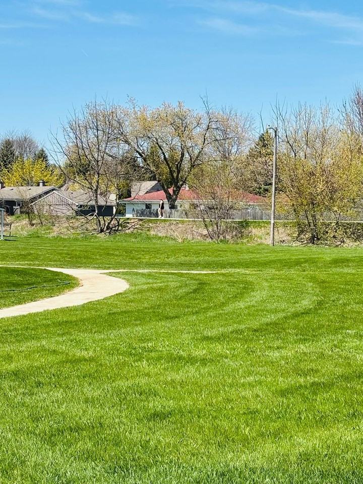 204 Falls Rd - Photo 2 of 17