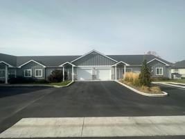 featured image of 2033 E Quail Run Rd