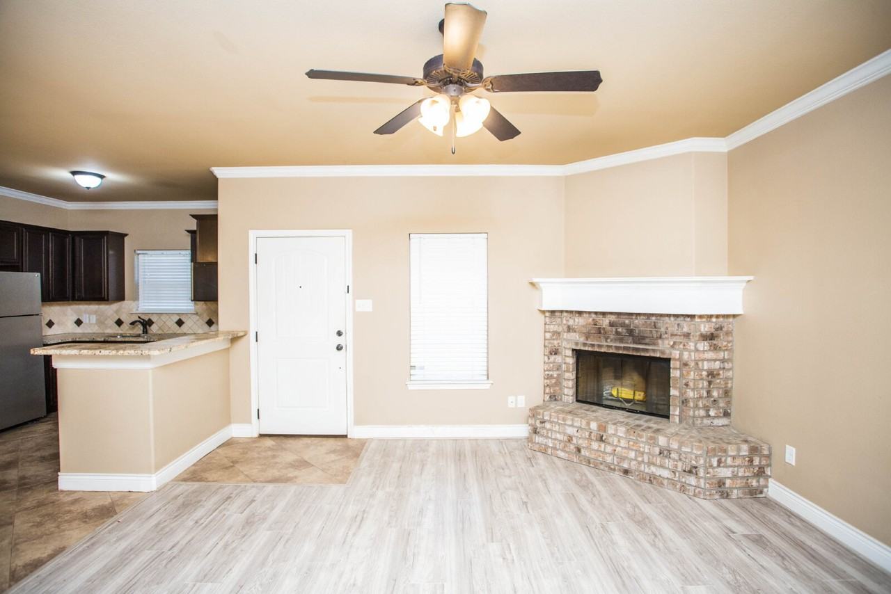 4423 106th St #A - Photo 3 of 44