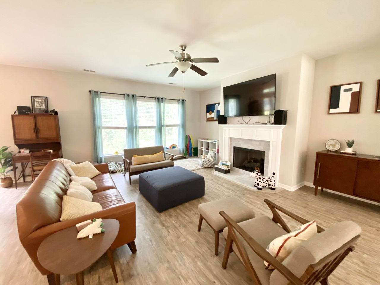 112 Sago Palm Dr - Photo 3 of 17