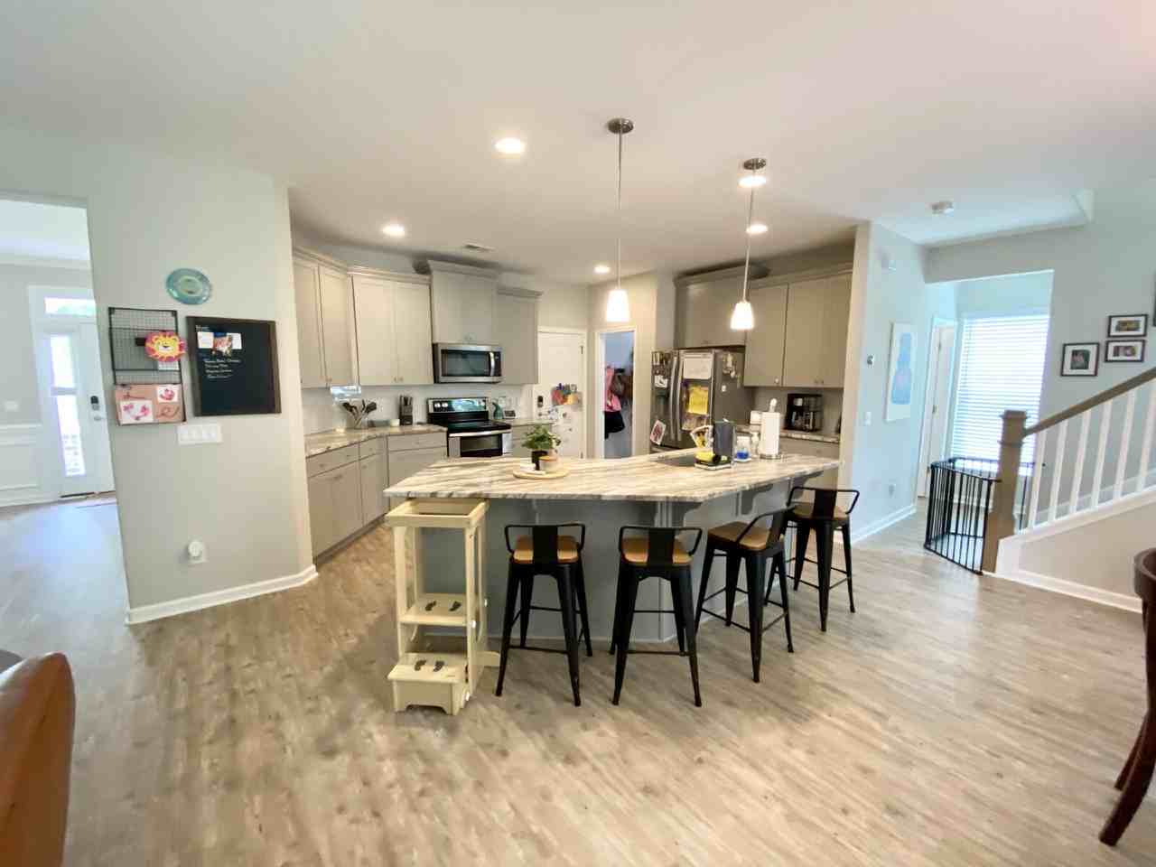 112 Sago Palm Dr - Photo 4 of 17