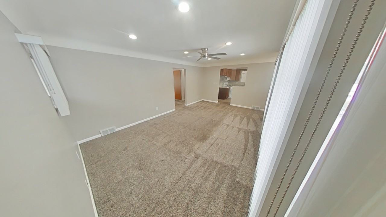 35148 Weideman St - Photo 5 of 13