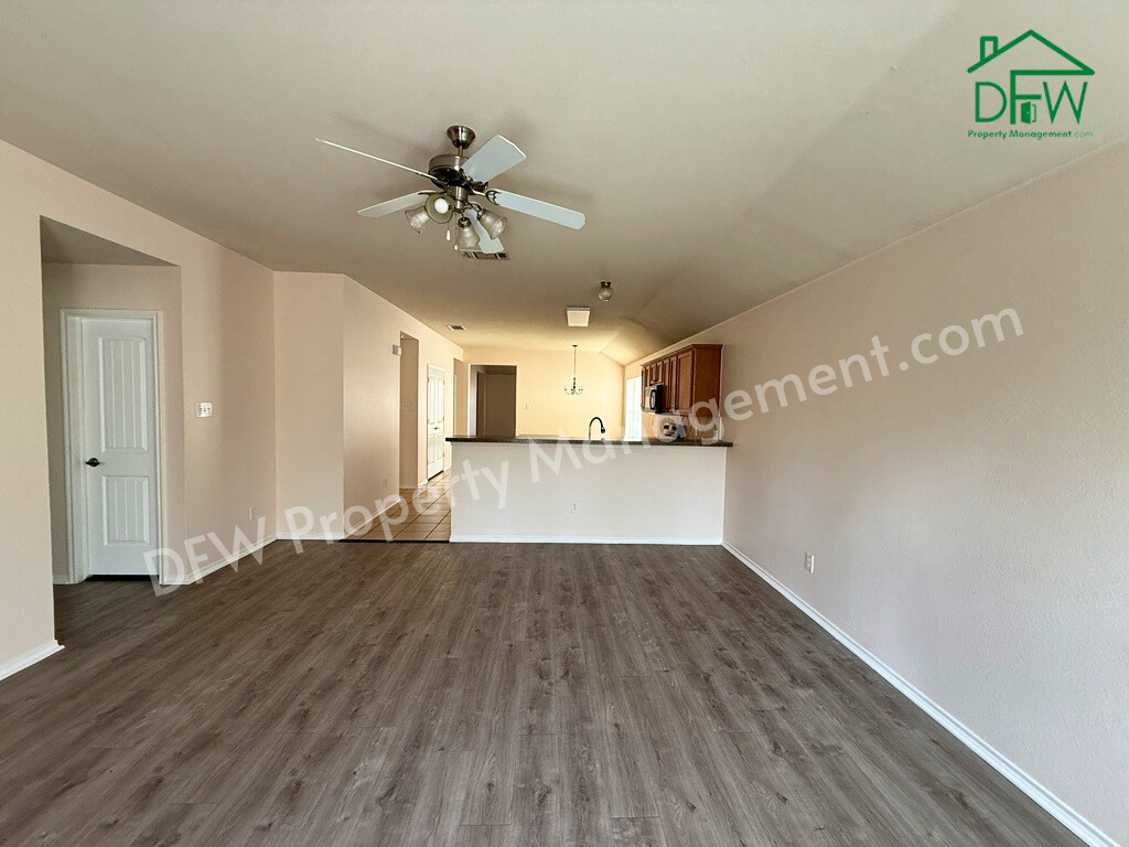 2224 Hummingbird Way - Photo 4 of 28