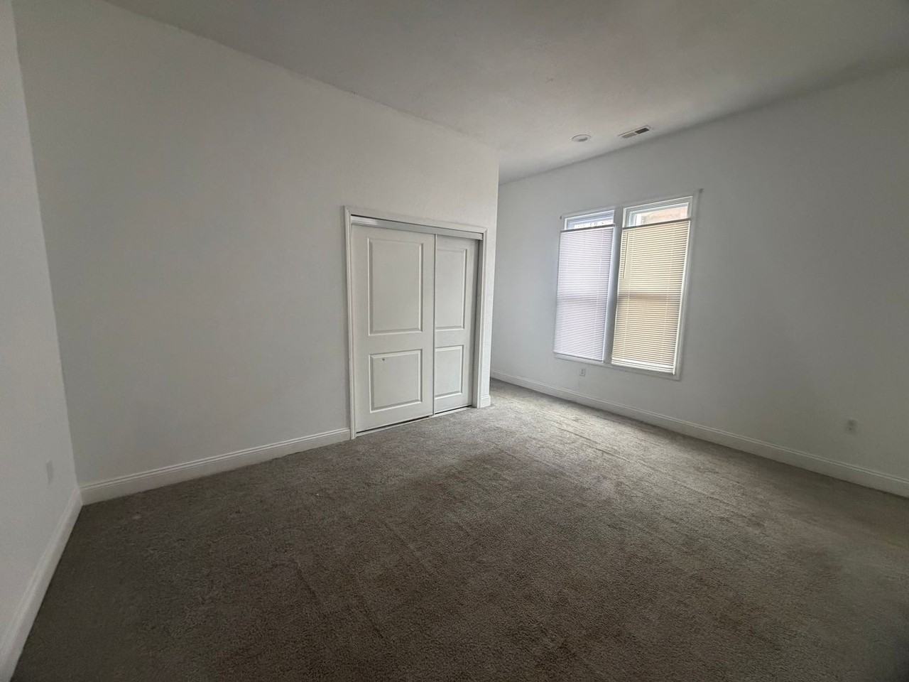 608 E Missouri Ave - Photo 6 of 8