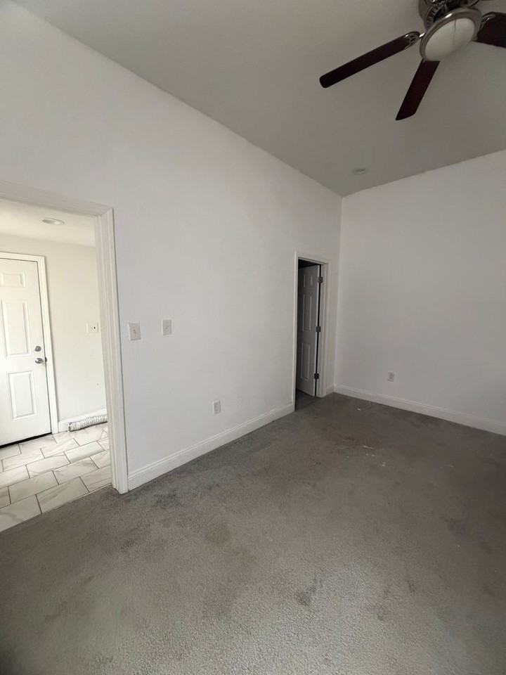 608 E Missouri Ave - Photo 7 of 8