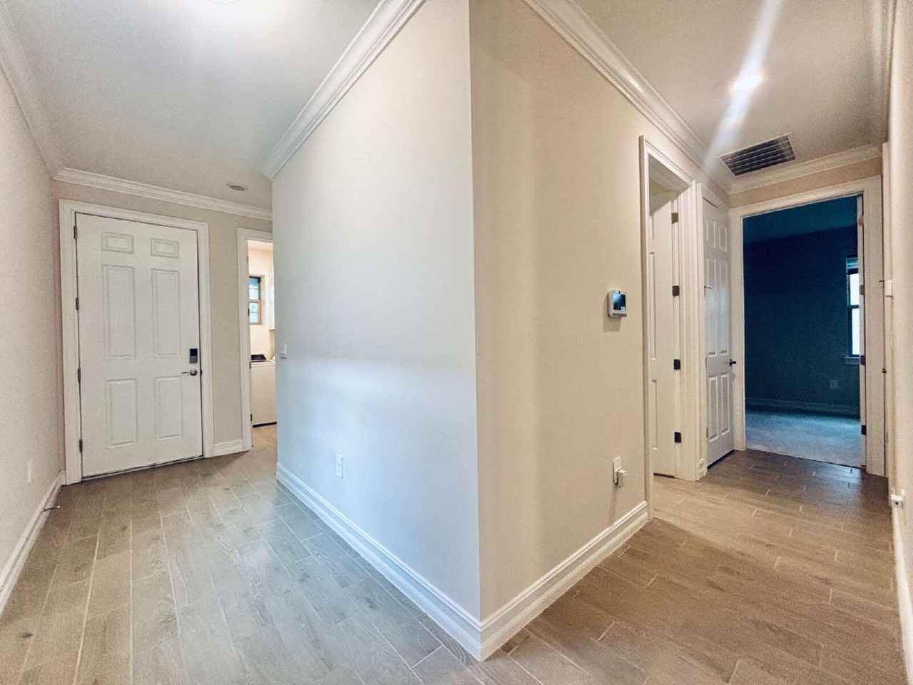 309 Palestro St - Photo 7 of 50