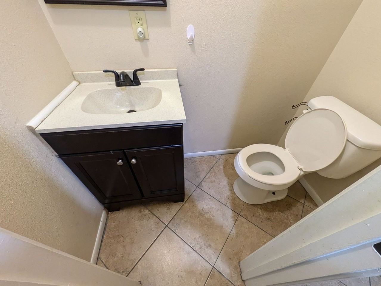 956 Sunmeadow Dr - Photo 4 of 19