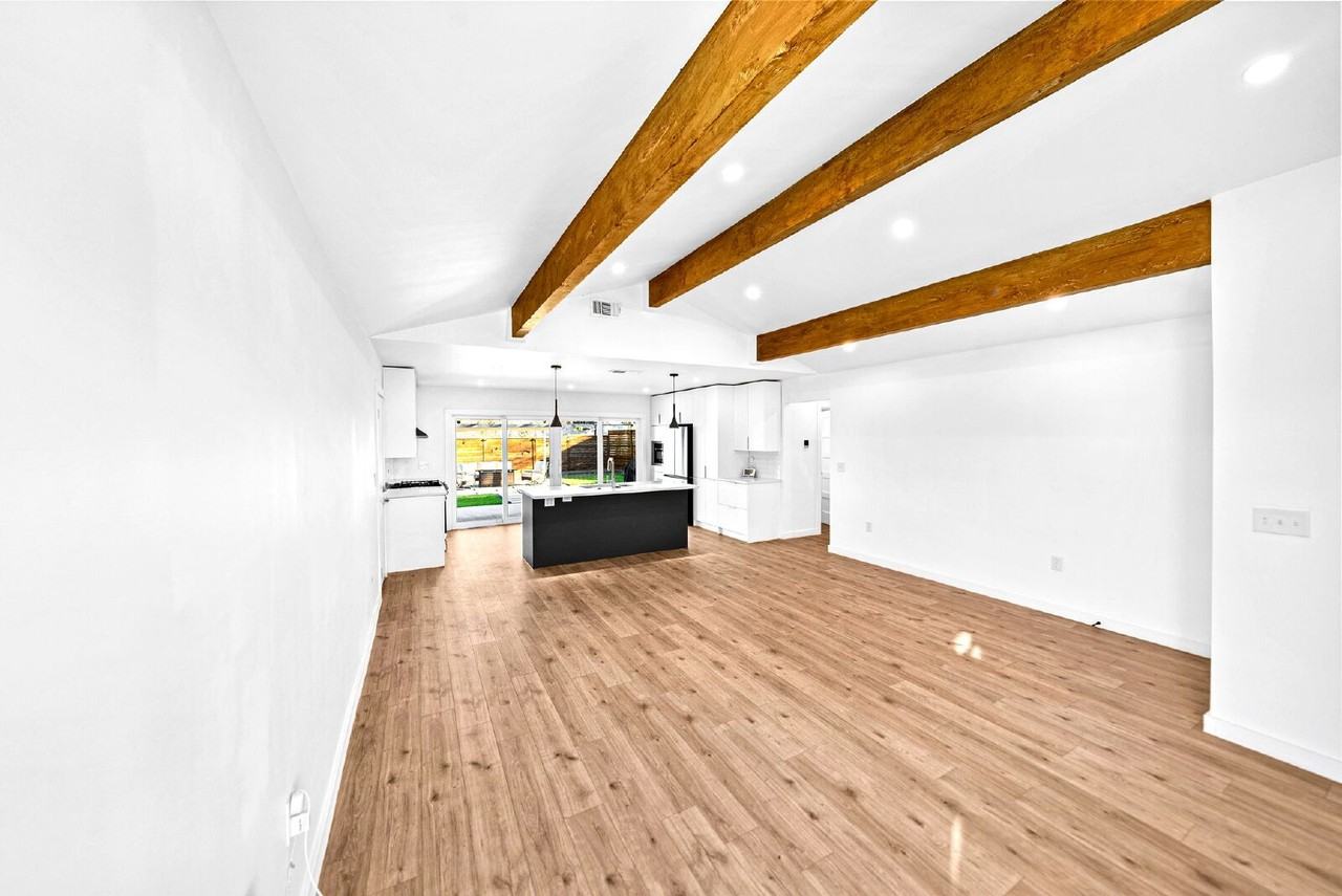 3302 Norwood Hill Rd - Photo 4 of 41