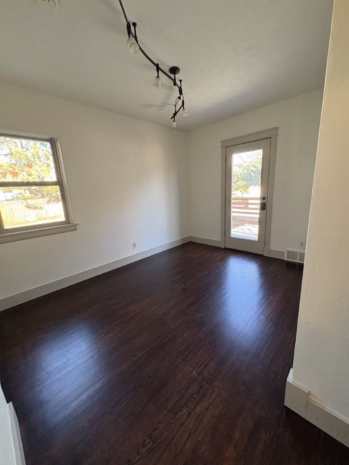 12 W Monroe St - Photo 6 of 19