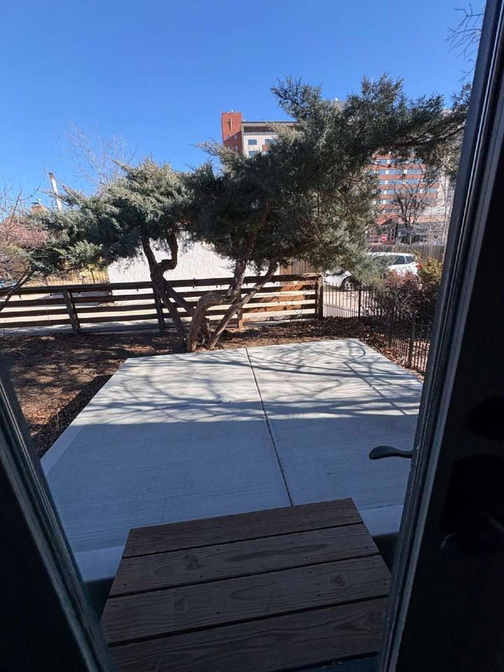 12 W Monroe St - Photo 7 of 19