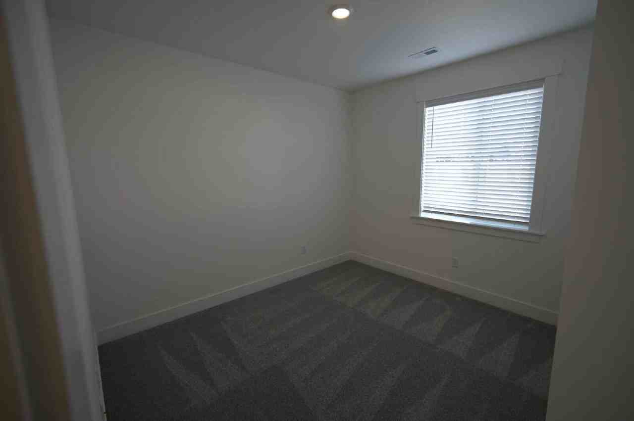 655 Silver Frost Dr - Photo 7 of 29