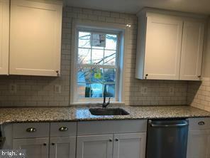 1627 Quarter Ave - Photo 3 of 13