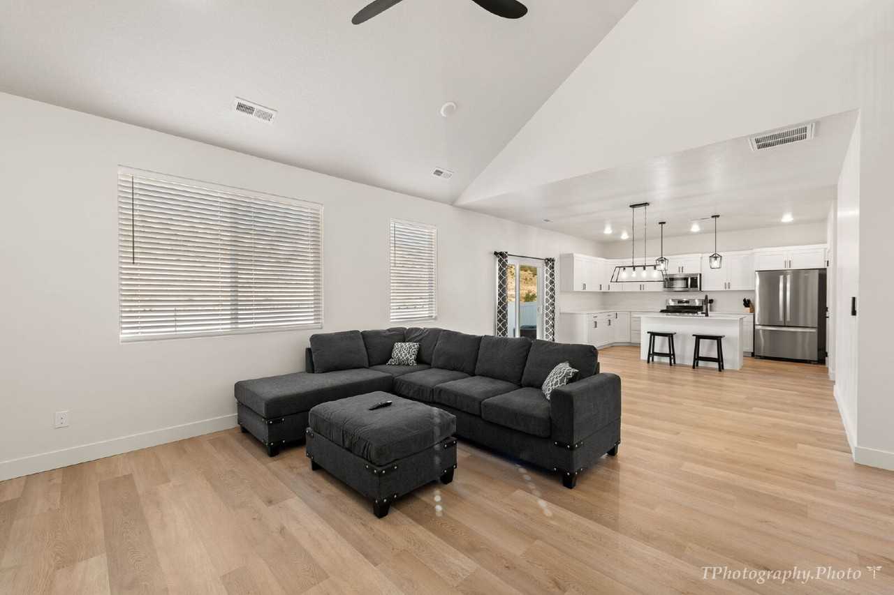 776 S Liberty Cove Dr #B - Photo 5 of 20