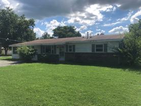 915 W Almar St - Photo 1 of 1