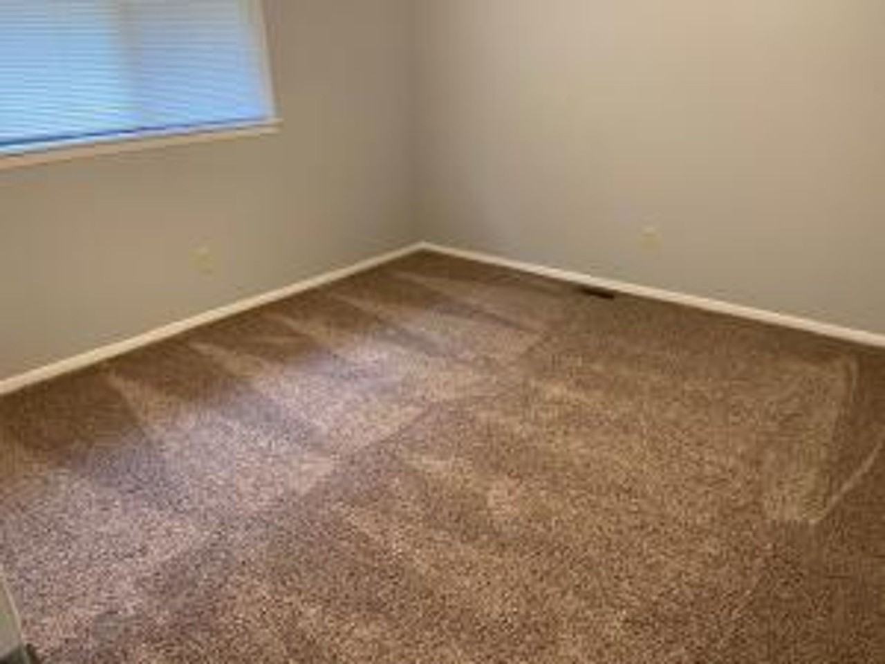 10322 W Merton Ct - Photo 4 of 9