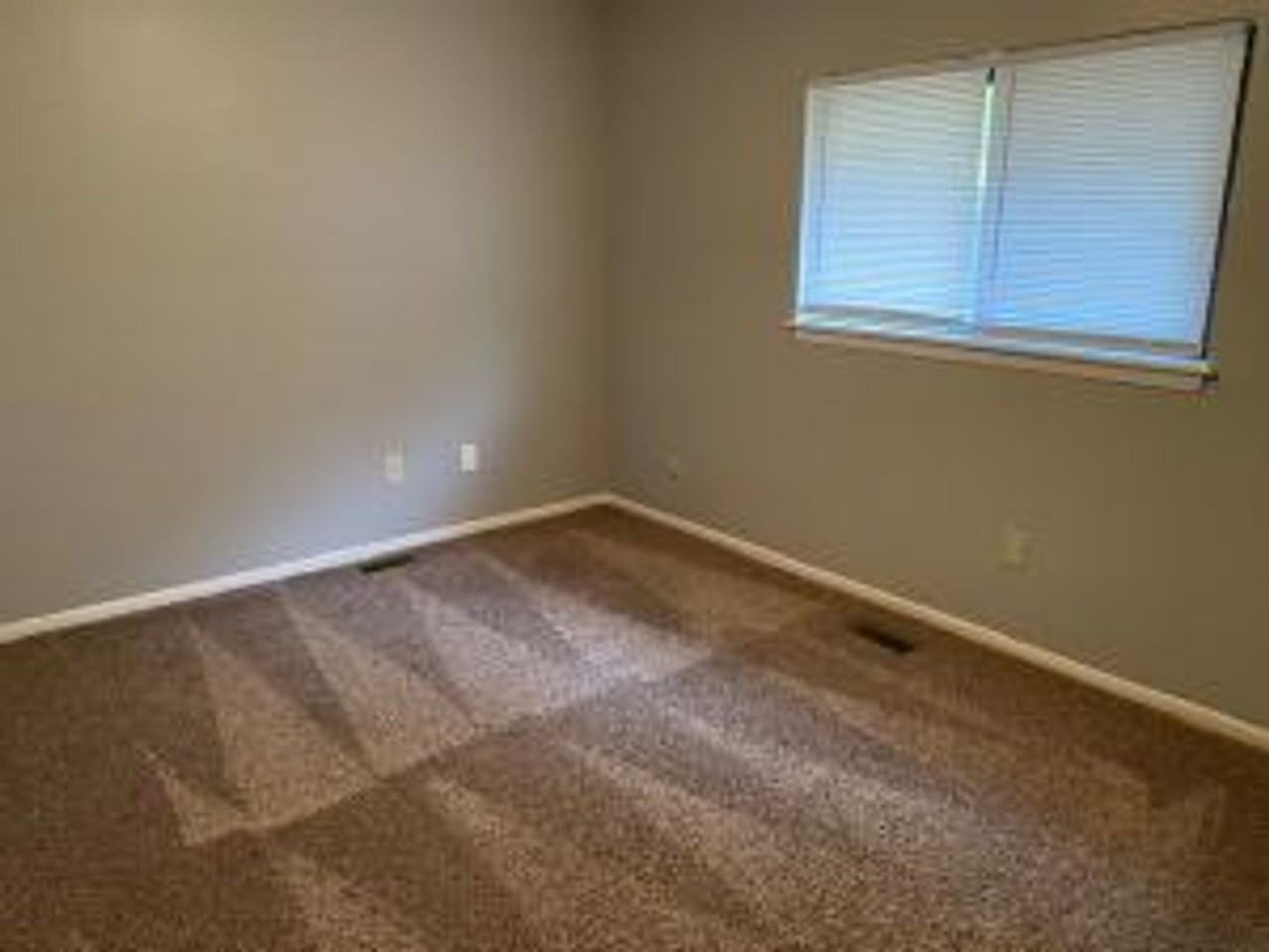 10322 W Merton Ct - Photo 4 of 9