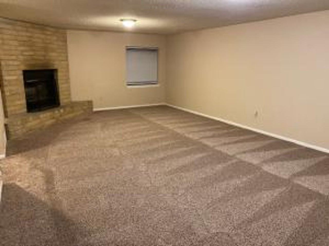 10322 W Merton Ct - Photo 5 of 9