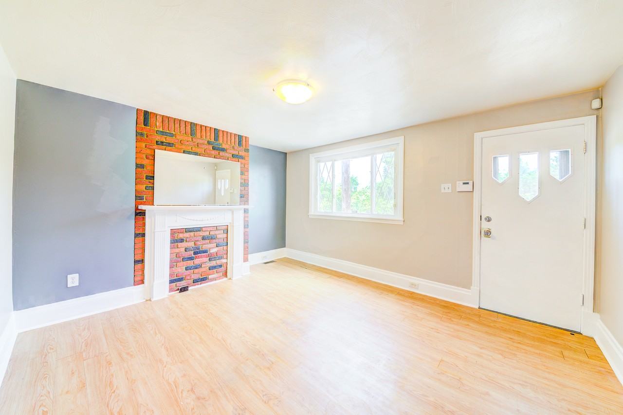 1008 E Warrington Ave - Photo 2 of 32