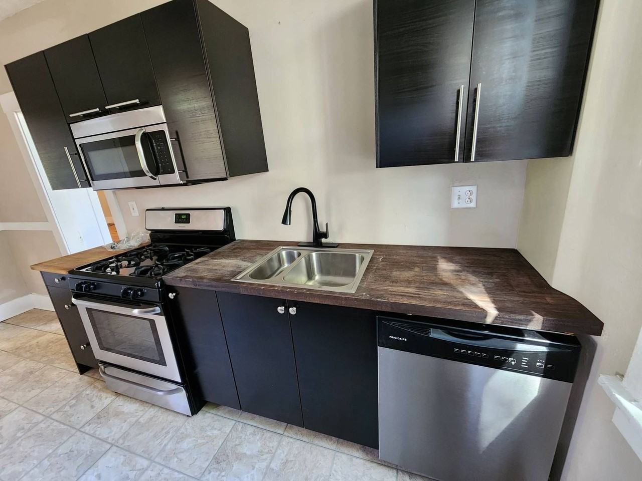 2304 Spring St - Photo 5 of 12