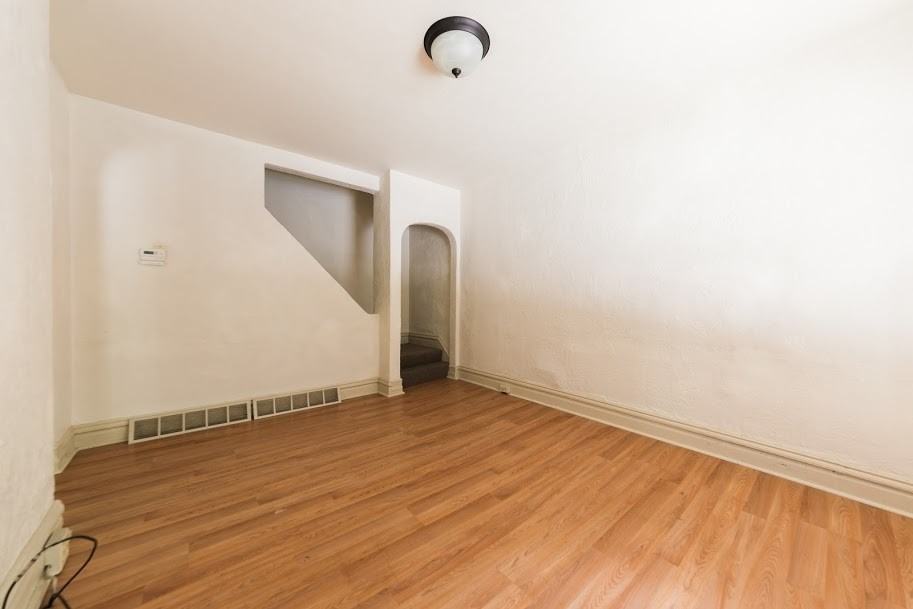 385 Woodruff St - Photo 3 of 6