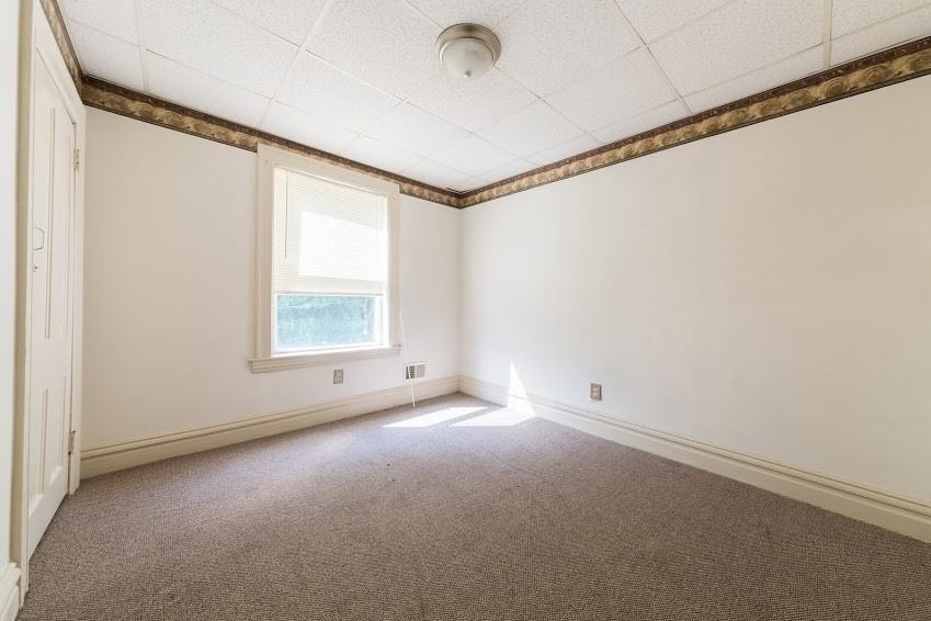 385 Woodruff St - Photo 5 of 6