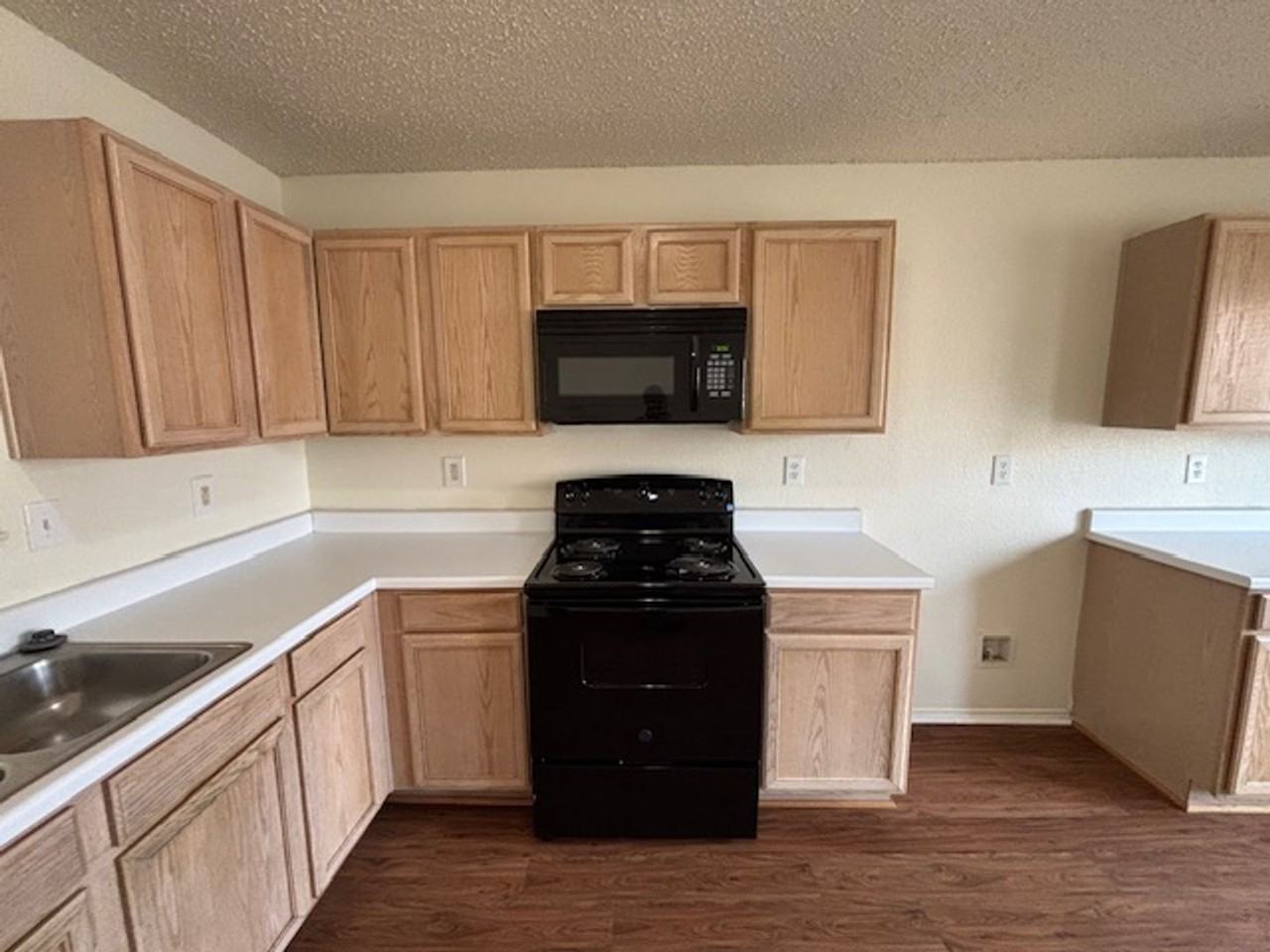 552 Keble Dr - Photo 7 of 22