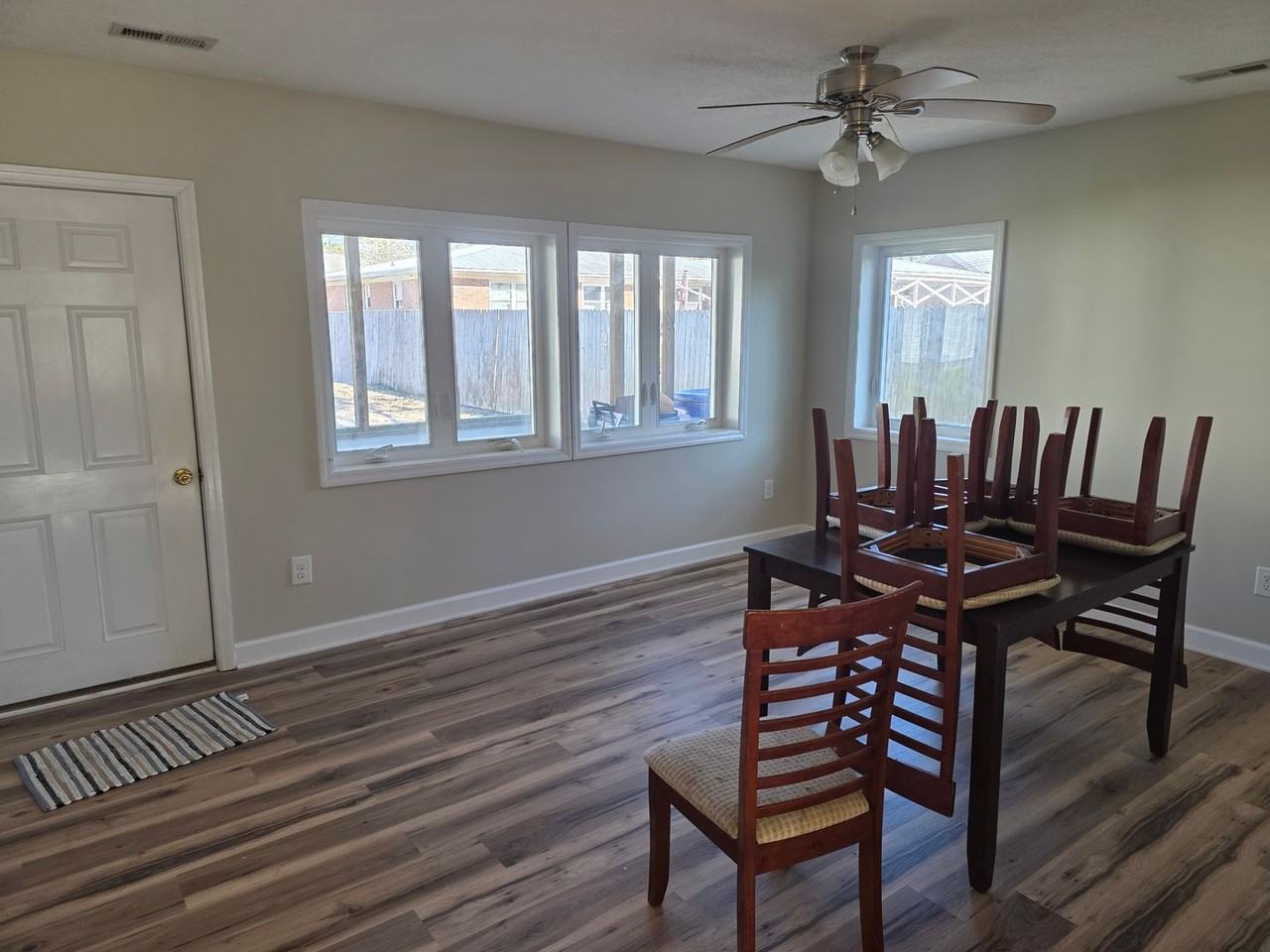 2118B S Lakeview Dr - Photo 2 of 13