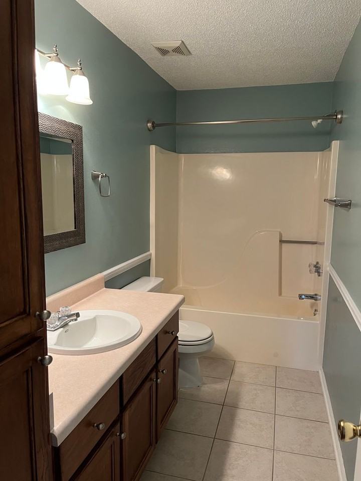 2260 Estate Cir - Photo 4 of 15