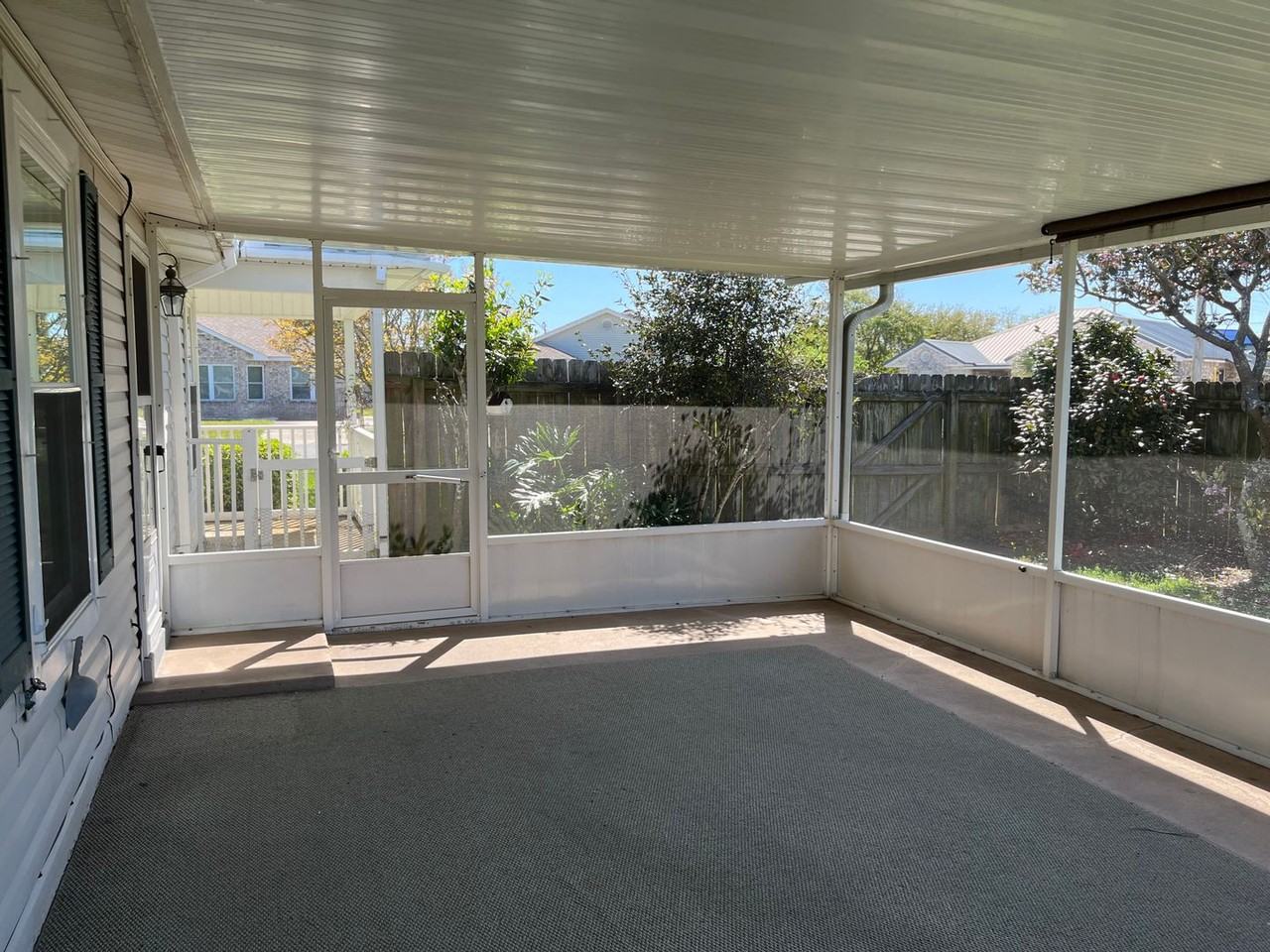 2260 Estate Cir - Photo 2 of 15