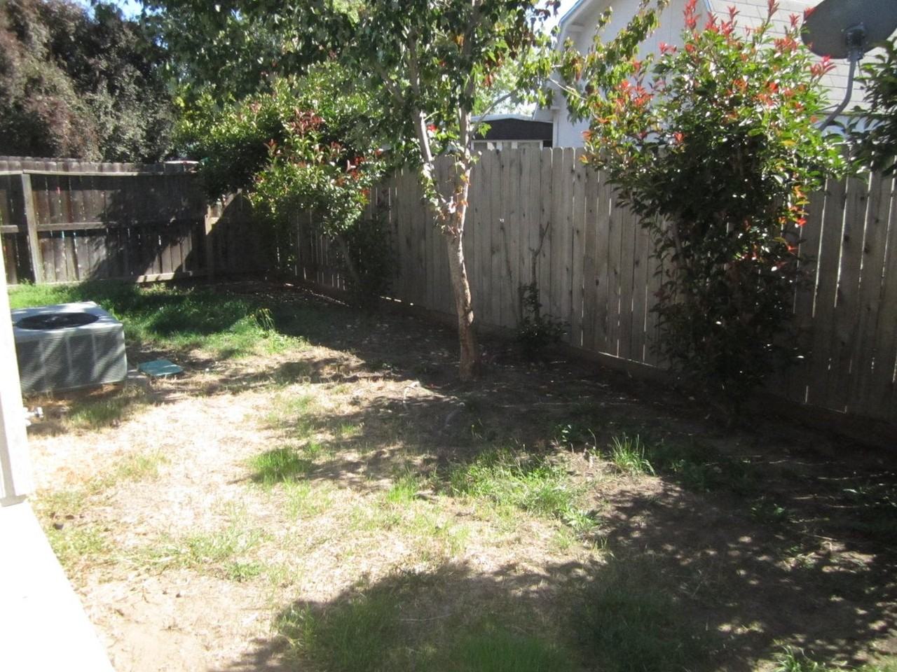 101 Cottonwood Dr - Photo 3 of 14