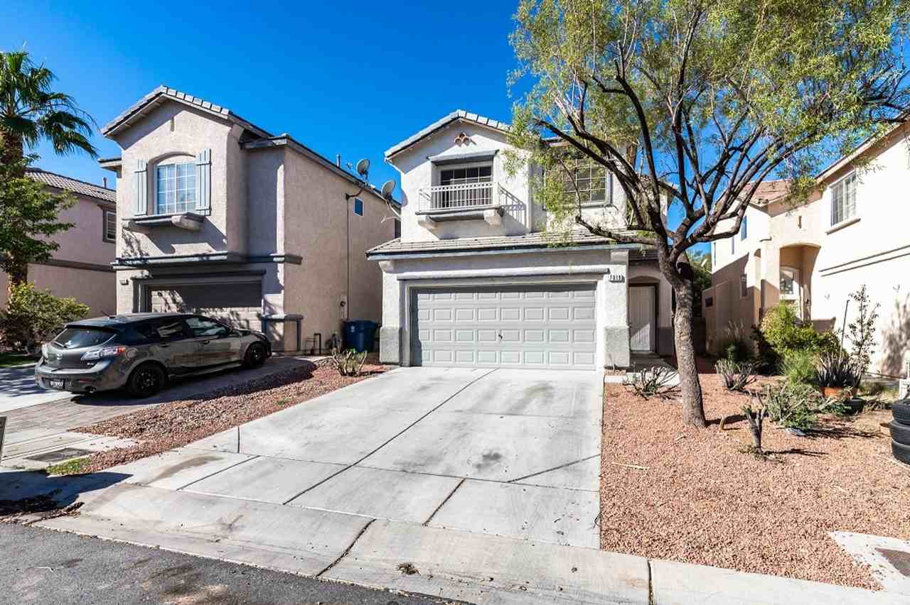 7019 Azure Beach St - Photo 4 of 33
