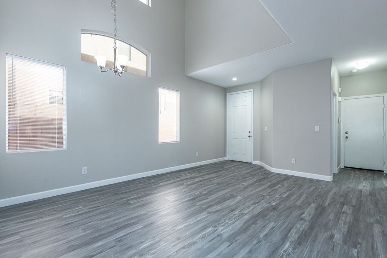 7019 Azure Beach St - Photo 7 of 33