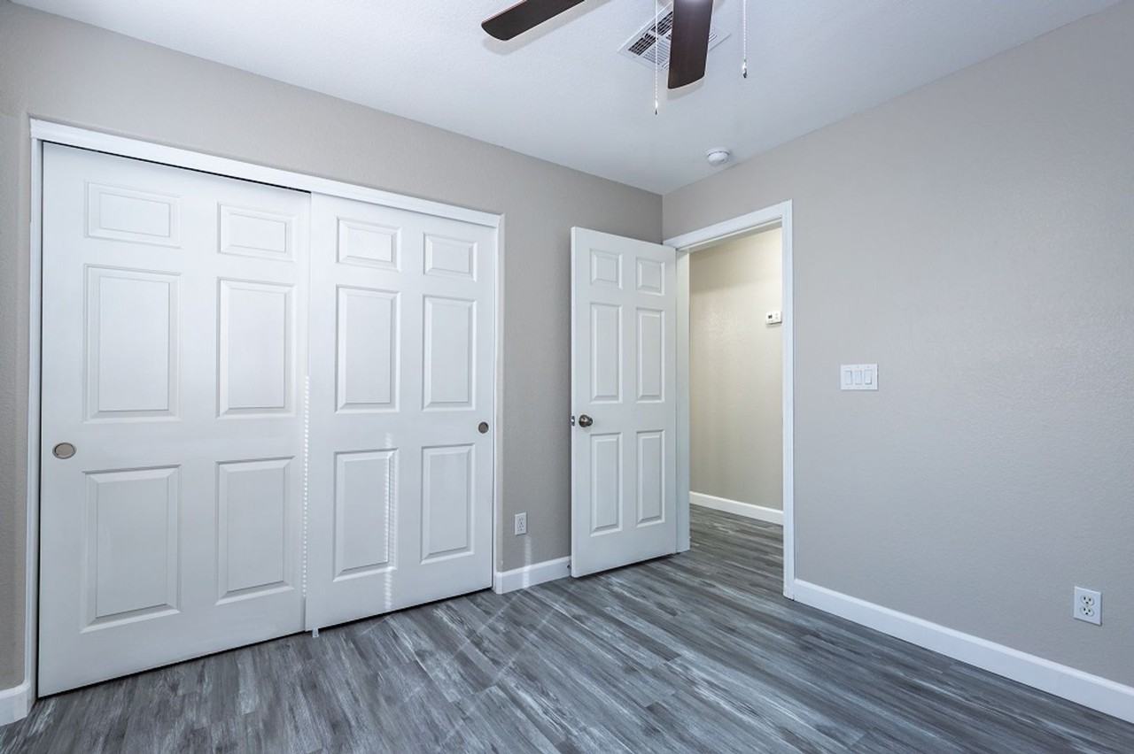 7019 Azure Beach St - Photo 6 of 33
