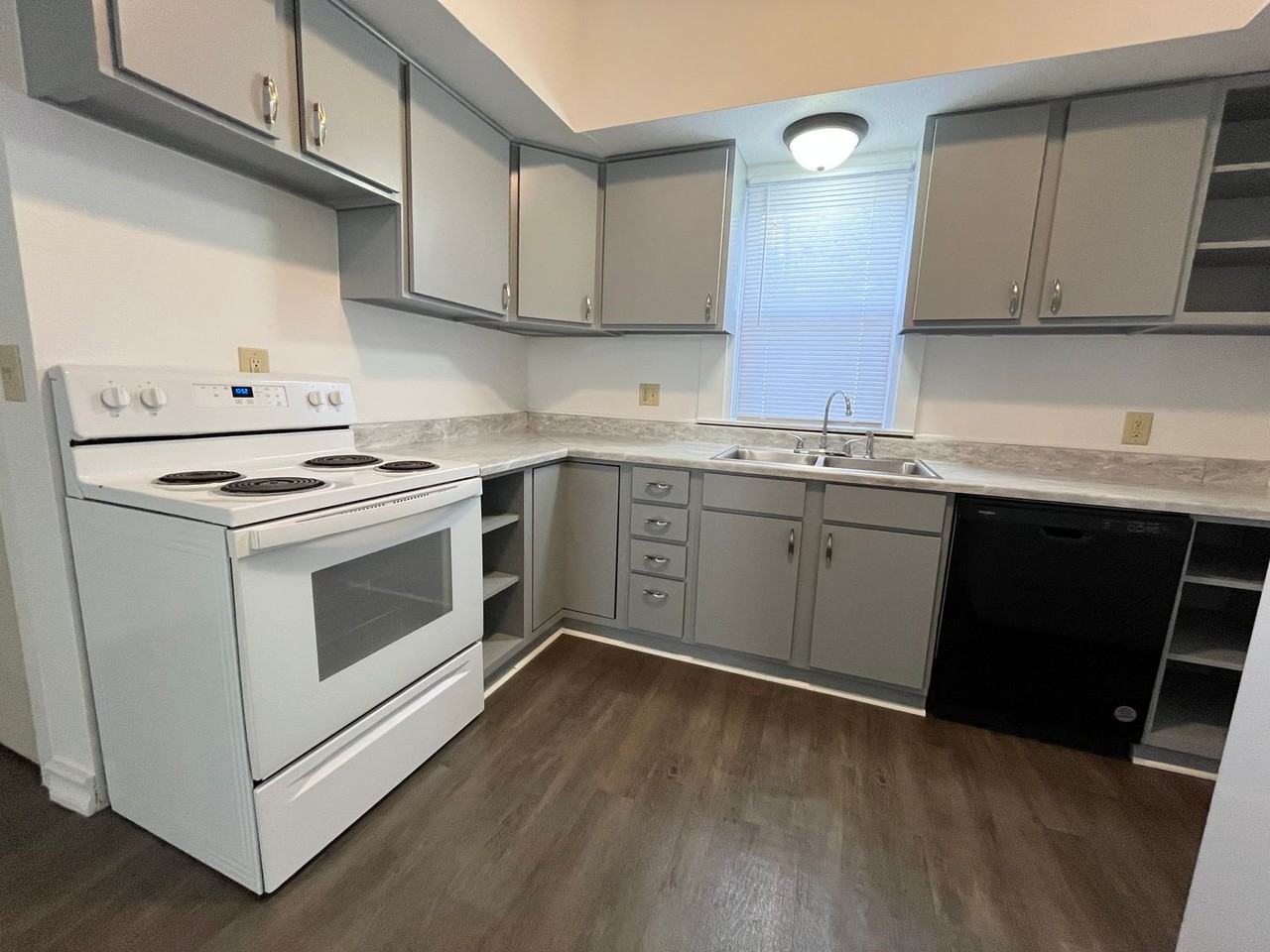 316 N Spring Ave - Photo 6 of 25