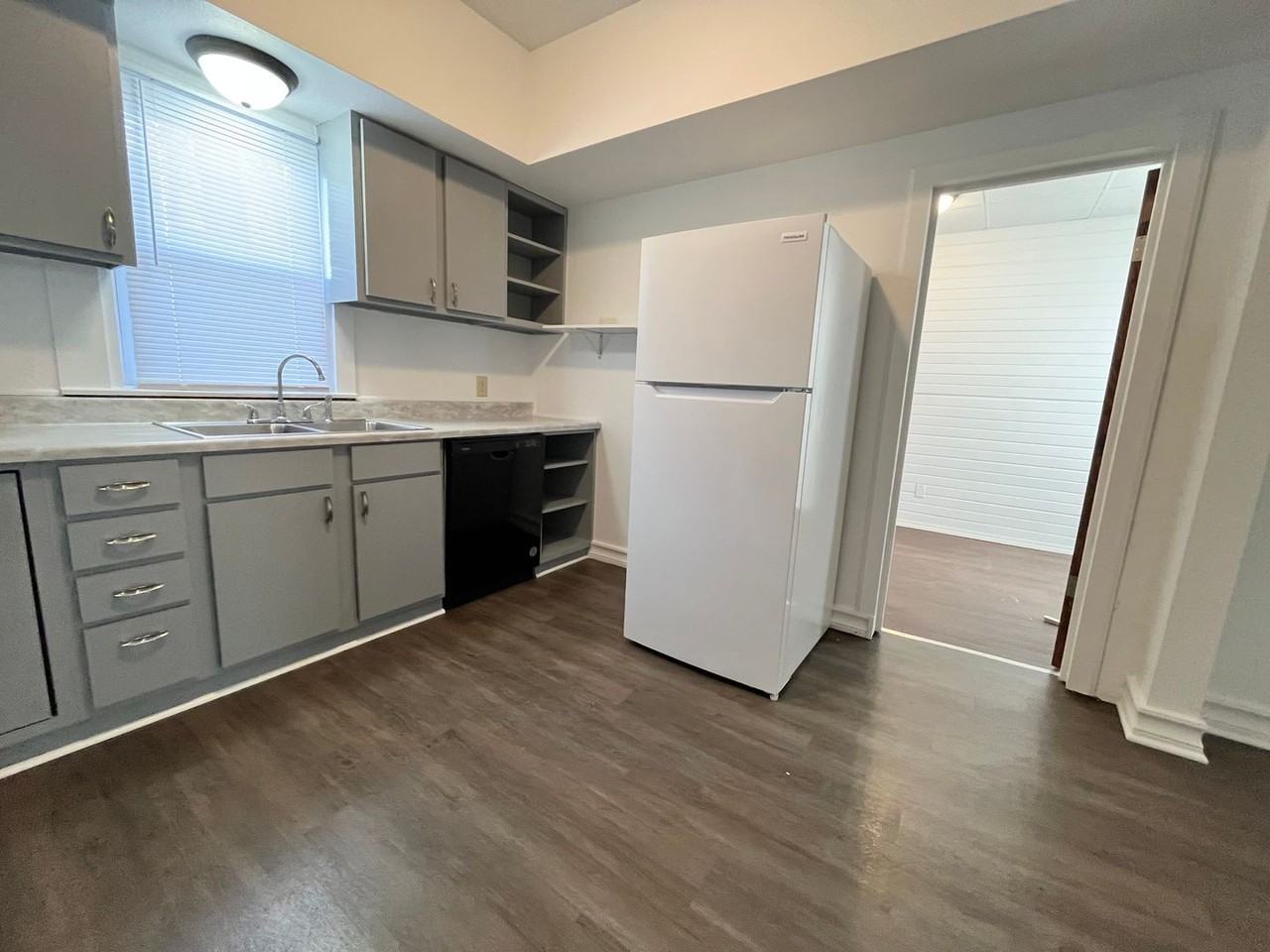 316 N Spring Ave - Photo 7 of 25