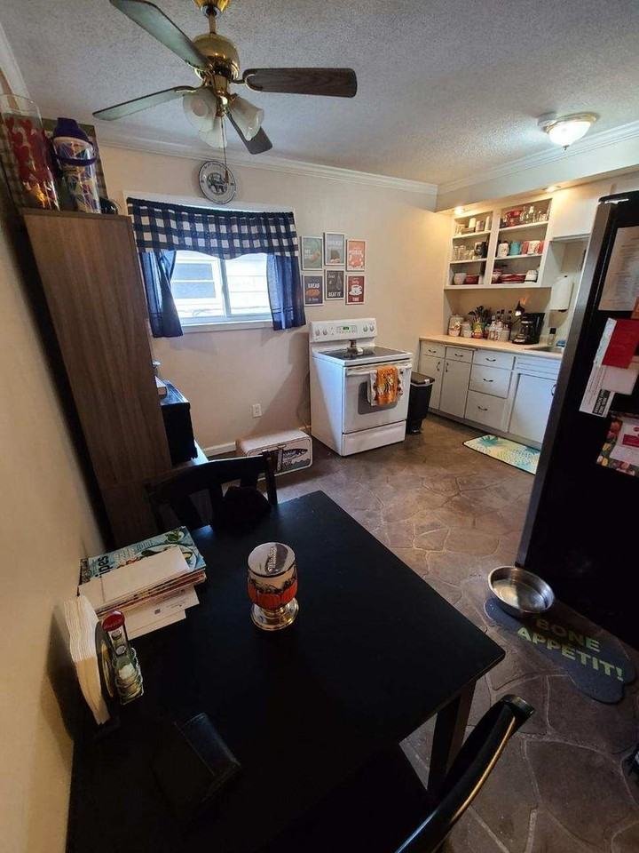 2730 Dorothy Ave Ne - Photo 3 of 7