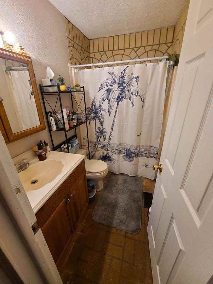 2730 Dorothy Ave Ne - Photo 4 of 7