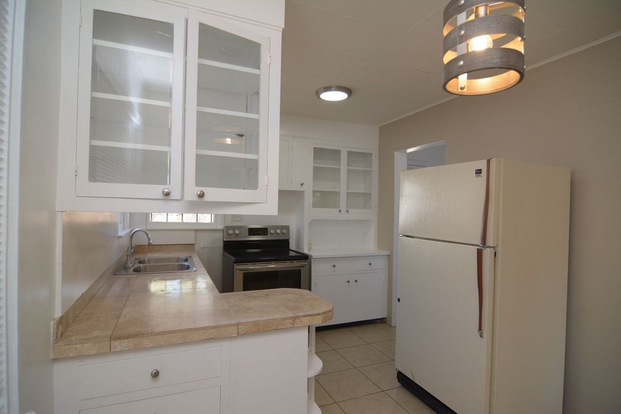 1219 E Grant Rd - Photo 6 of 18