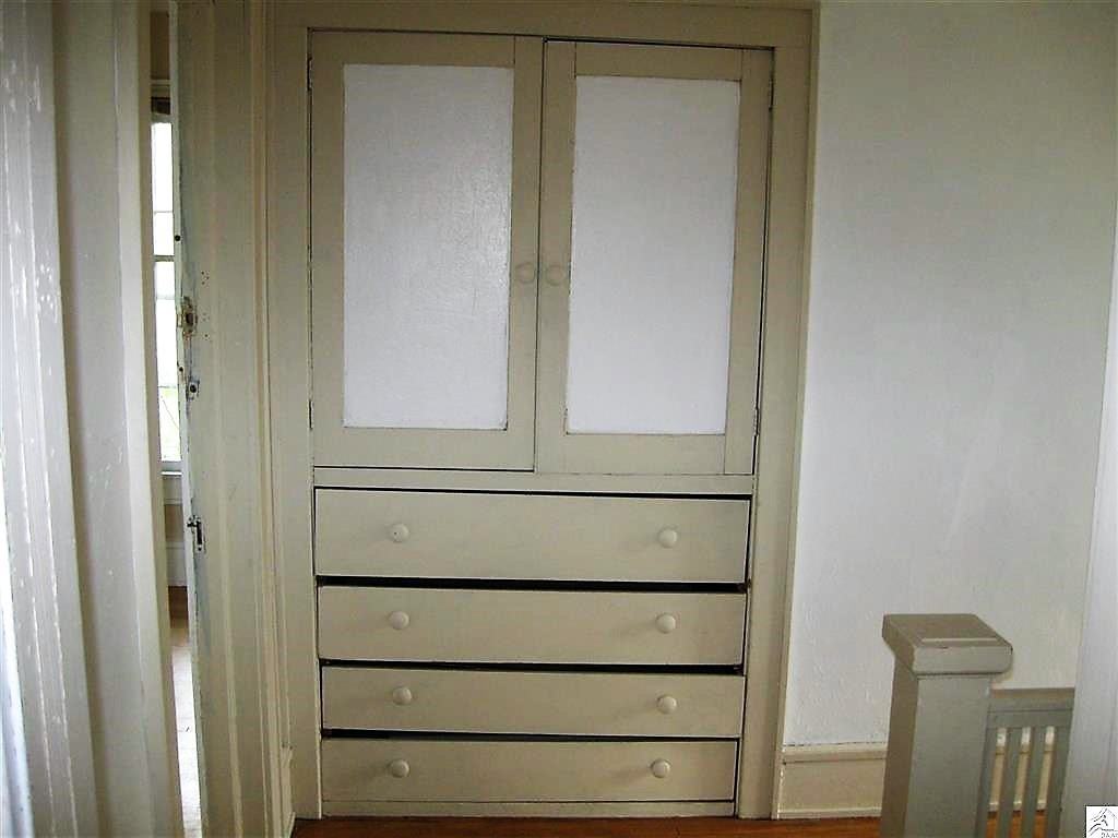 1846 Woodland Ave - Photo 6 of 42