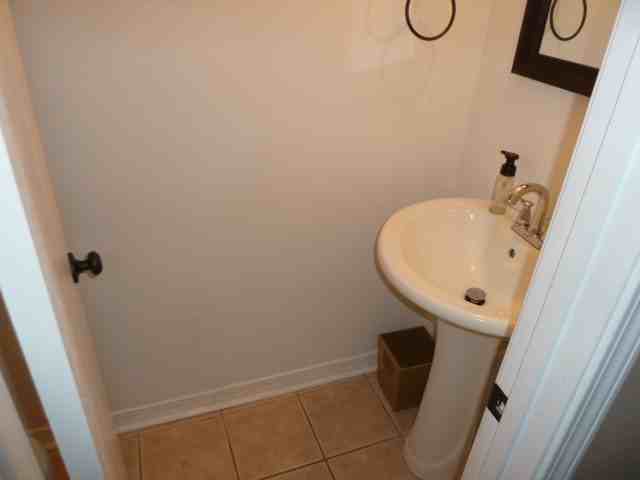 224 Settlers Park Dr - Photo 4 of 8