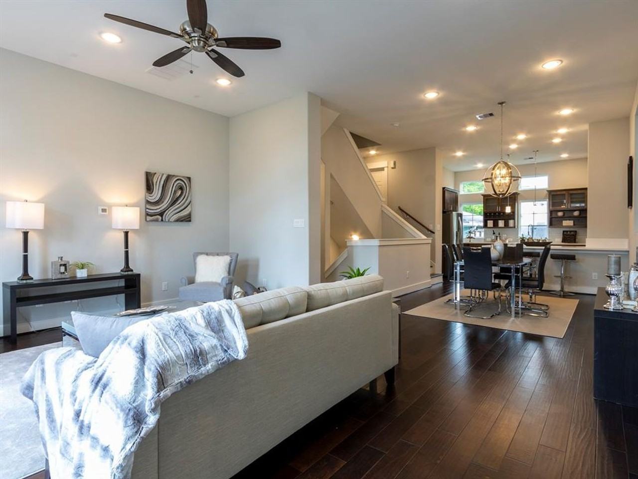 1027 W 24th St - Photo 6 of 18