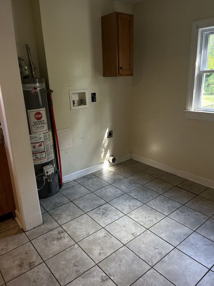 337 N 42nd St - Photo 4 of 7